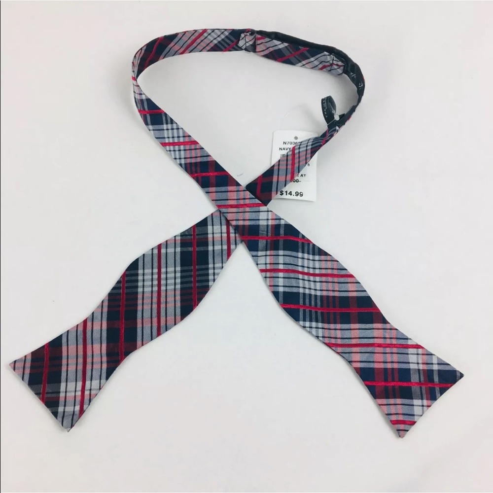 Bloomingdales Mens Adjustable Bow Tie Silk T1